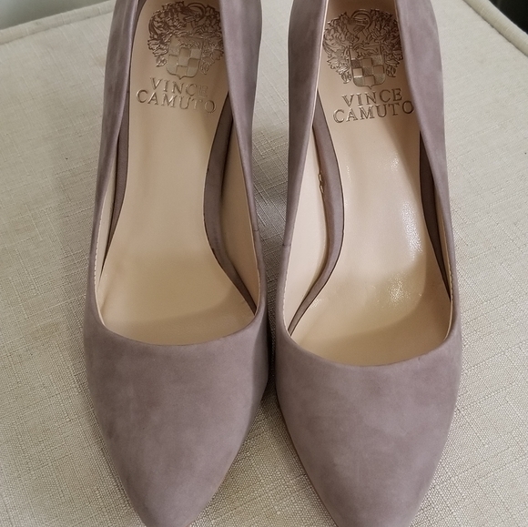 Shoes - Picture 3 of 7